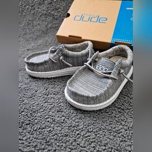 Hey Dude Linen Stone Wally Toddler Sz 5